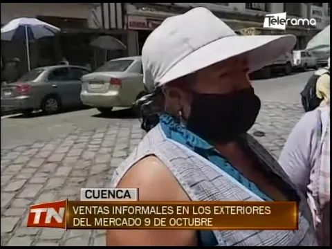 Ventas informales en los exteriores del mercado 9 de Octubre