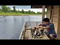 Download Lagu Diguyur hujan deras saat bermalam di rakit - Bersantai menikmati suasana hujan