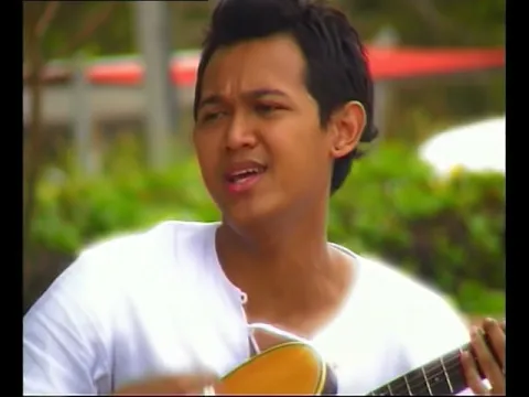 Download MP3 Bondan & Fade2Black - Hidup Berawal Dari Mimpi (Official Music Video)
