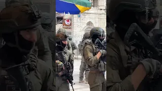 قوات راجلة من جيش الاحتلال تقتحم منطقة باب الساحة في البلدة القديمة وسط نابلس  دندنها
