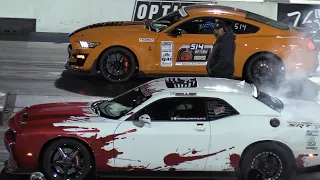 Hellcat vs Shelby GT500