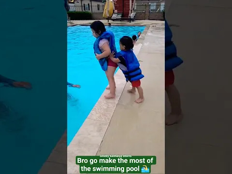 Bro go make the most of the 😚 swimming pool 🏊‍♂️ |