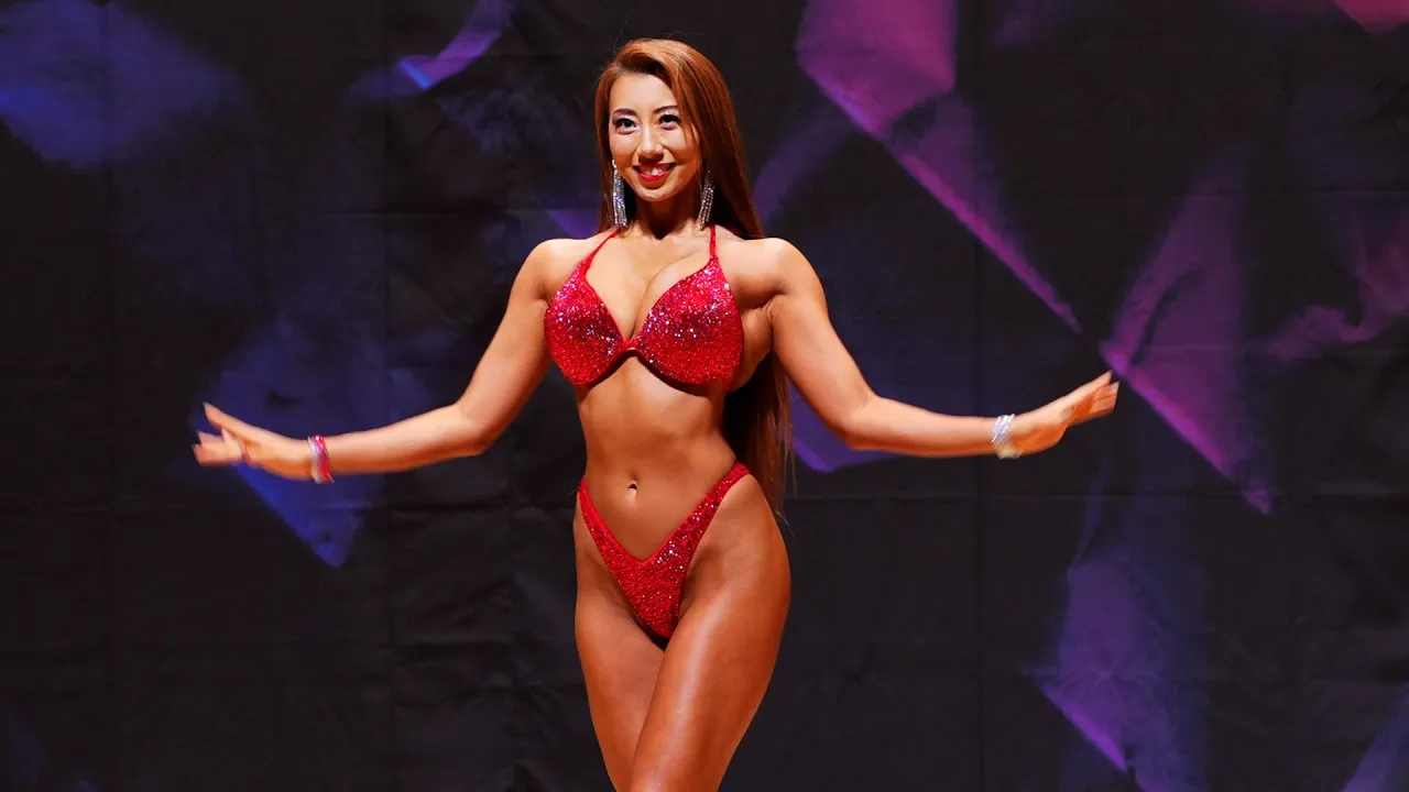 安井友梨ゲストポーズ・ビキニフィットネス(2024年6月30日群馬県大会)