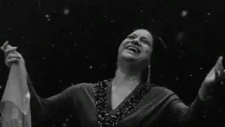 يا سلام على دنيا وحلاوتها في عين العشاق   دندنها