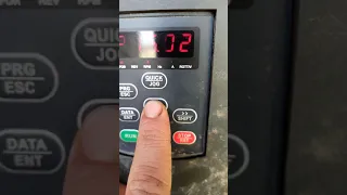 كيف نضبط انفرتر يوسفل على الإطفاء عند نزول الهرتز 