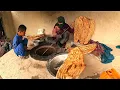 Download Lagu Local bread of the people of Dare Suf, Afghanistan نان محلی مردم دره‌صوف، نان پنجرکش و پتیر تندوری؛