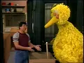 Lagu 1730 - Big Bird Discovers a Piece of Wood 