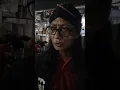 Download Lagu Ngobrol2 tipis bersama Roni Wahyu Budianto atau dikenal dengan sapaan Roni Garux, vokalis grup Garux
