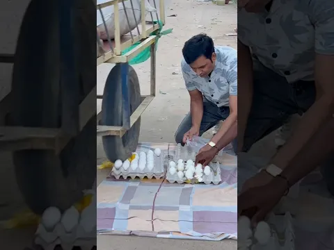 गरीब की खुशी बनो, दुख तो सब दे जाते हैं।😢❤️ #humanity #helping #emotional #kindness #short