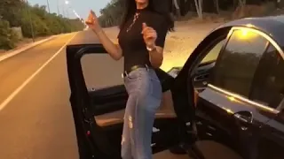 بنت ترقص على اغنية ديكابورطابل مارأيكم 