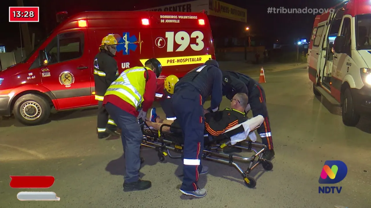 Ciclista e motociclista ficam feridos. Acidente aconteceu no bairro Fátima, em Joinville