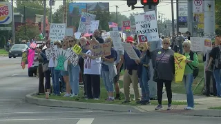No Kings protest draws thousands to line the streets of Toledo Saturday