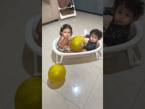 مسبح بالونات باللون الأصفر مع ميمي ولولو #اكسبلور