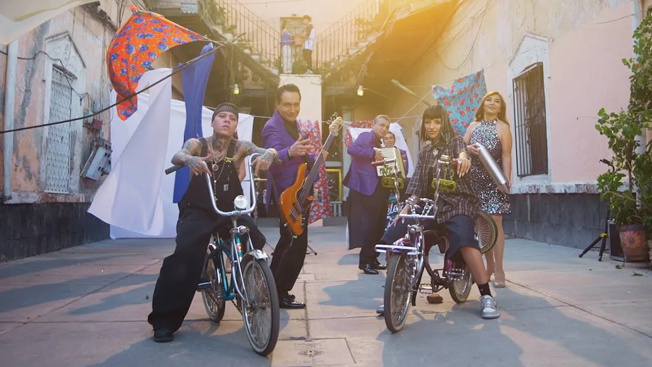 Los Ángeles Azules, Santa Fe Klan, Cazzu - Tú y Tú (Video Oficial) Los Ángeles Azules, Santa Fe Klan, Cazzu - Tú y Tú (Video Oficial)