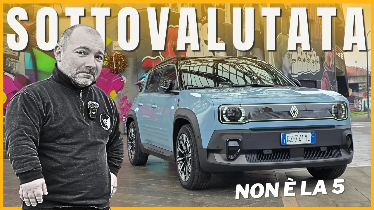 Renault 4 elettrica, primo contatto tra spazio e One Pedal