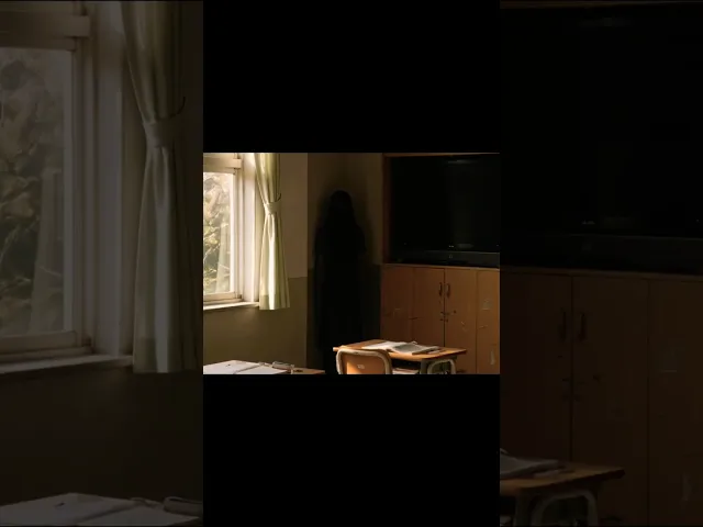 창가의 검은 형체... 정체는?