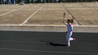 شاهد شعلة أولمبياد 2020 وحيدة وبدون جمهور خلال تسليمها في أثينا بسبب كورونا 