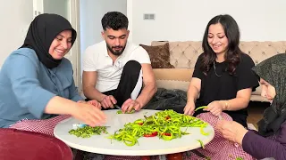 Birlikten KUVVET DOĞAR ✅ÇOCUKLARIMA KAVUŞTUM🥰Annemden GETİRDİĞİMİZ BİBERLERİ DOĞRADIK💯