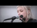 WWS S6 Andrea von Kampen  "Let Me Down Easy"