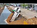 Download Lagu WOW Omg!! Filmed In Person So Wrong Dump Truck Lost Control Back Fail Run Into Severe  Water Mix VD
