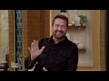 Download Lagu Gerard Butler Makes His Accent Stronger When He Goes to Scotland