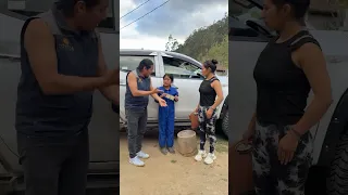 Cerrajero le abrió el carro y no le quisieron pagar por su trabajo 😡💸 #humor #comedia