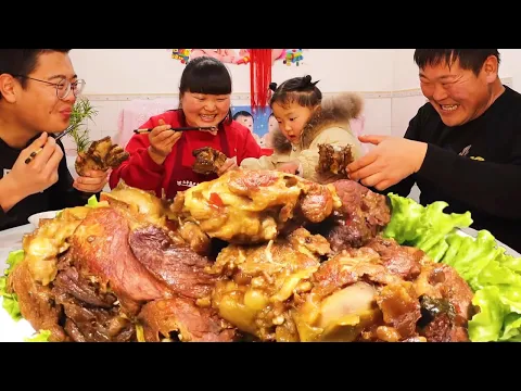 Download MP3 [Schwester Xia im Norden von Shaanxi] Geben Sie 20 Yuan aus  um 3 große Rindfleisch knochen zu kauf