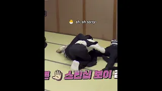 Hyunjin Catching Felix With His Leg Felix Hyunjin Hyunlix Straykids Skz Stay 