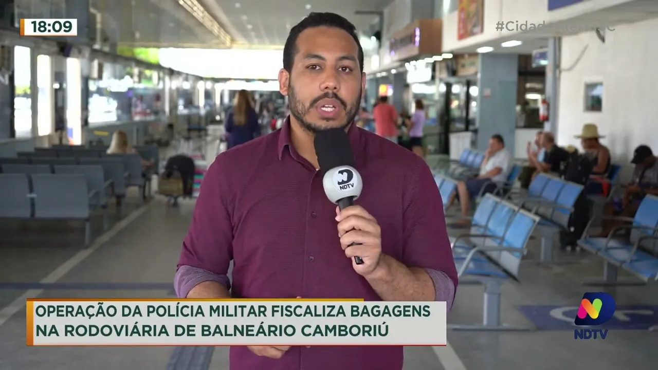 Operação da Polícia Militar fiscaliza bagagens na rodoviária de Balneário Camboriú