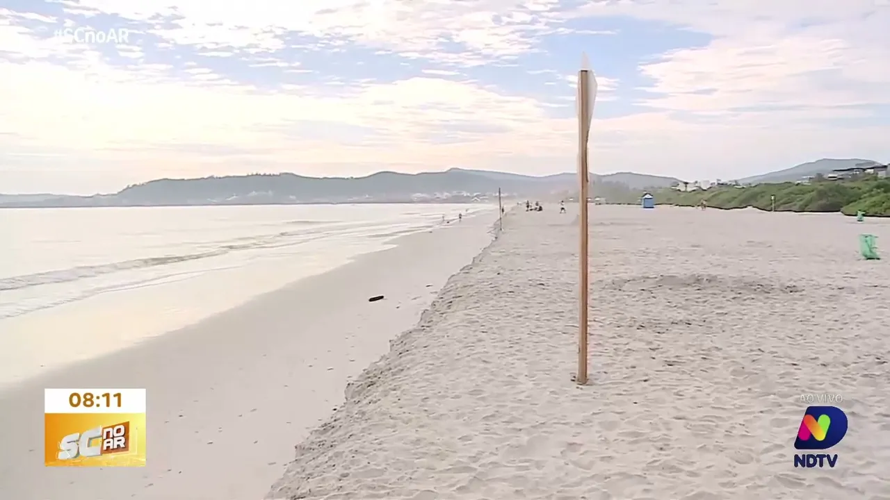 Alargamento de praia de Florianópolis chega a 1,32 quilômetros em duas semanas