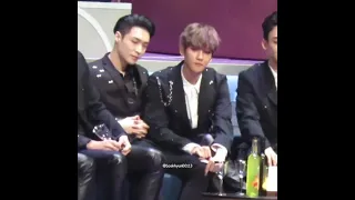 Just EXO Baekhyun Can Do This To Lay  Just EXO Baekhyun Can Do This To Lay