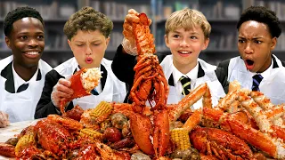 British Highschoolers try Seafood Boil for the first time!