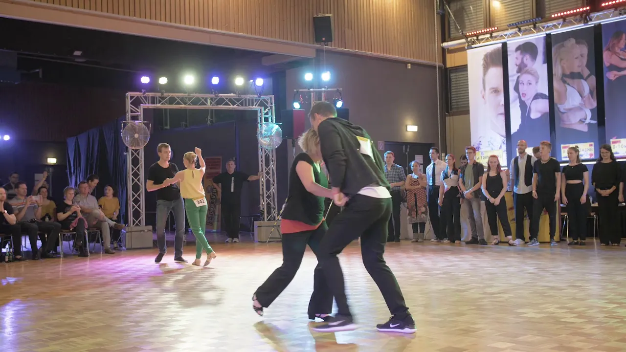 Lukas Kölbener & Virginie Escaravage - Dmitriy Fionov & Tamara Schittli - Adv JnJ - D-Townswing 2019