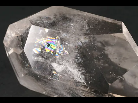 水晶 (クォーツ) 磨き石カット 150g｜天然石 通販 キラリ石
