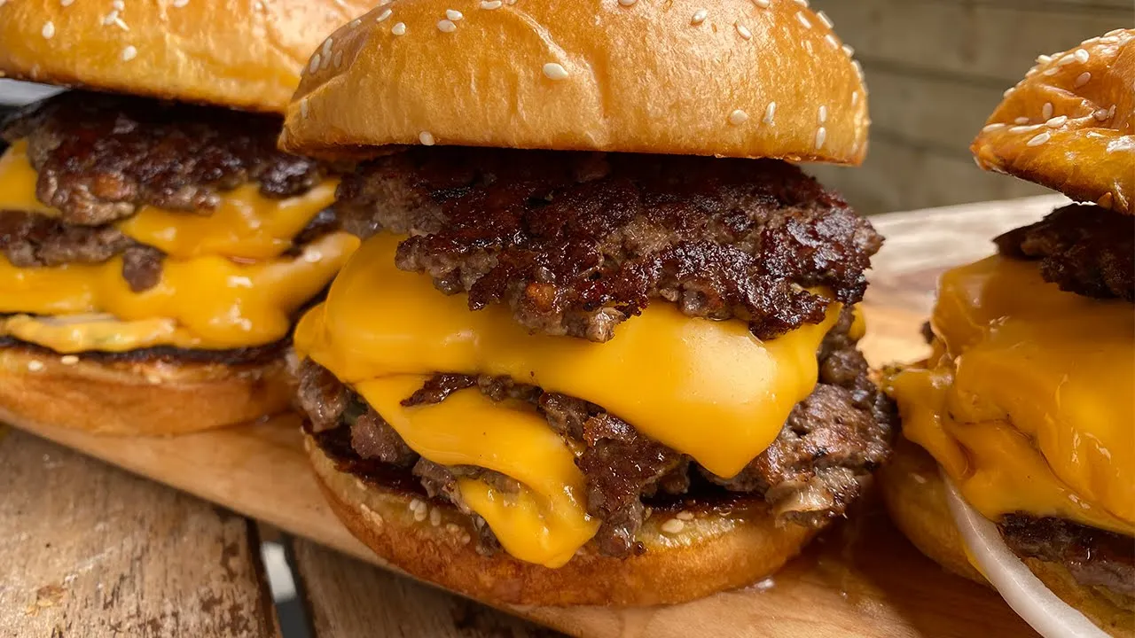How To Grill Burgers | Weber Grills. 