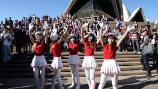 Download Crayon Pop Performs Bar Bar Bar At Sydney Opera House MP3