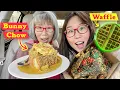 Download Lagu TRYING BUNNY CHOW, Spicy Chicken Wings, Pandan Waffles \u0026 More! SEATTLE FOOD ADVENTURE