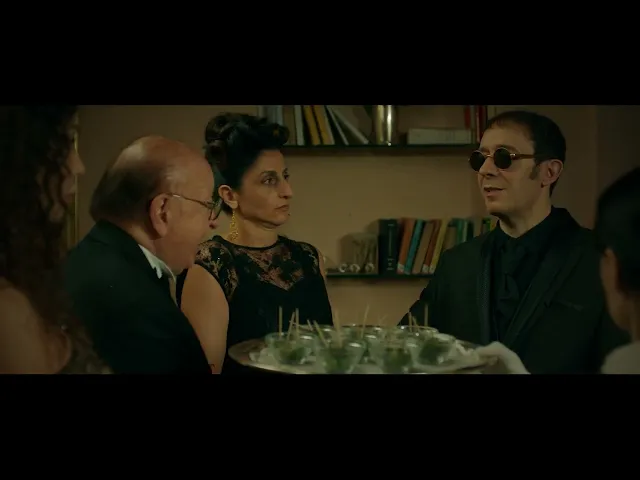 A Capodanno tutti da me di Andrea Maia | CLIP Boldi #2