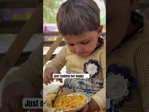 Making little girl smile | giving food to needy one #help2happy