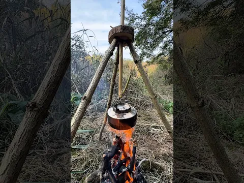 Регулируемый костровой подвес #Bushcraft #Survival #CampingHacks #DIY #OutdoorCooking