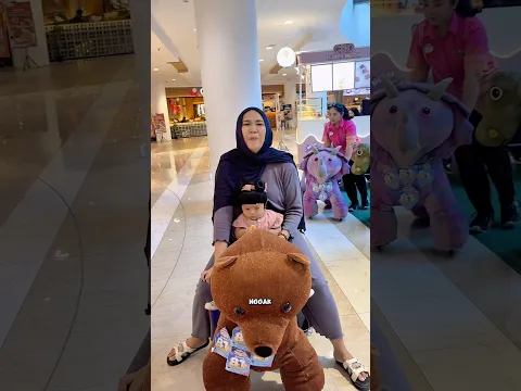 SAYYNA NAIK BERUANG JALAN DI MALL‼️😳😳
