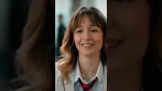 عم تتطلع بي النسوان شو بدك منون قيلي 