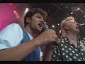 Download Lagu The Radios - Non non rien n'a changé (liveconcert 1993 in Zandvoort, 3/4) Bart Peeters, Ronny Mosuse