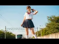 Download Lagu 【AI美女】駅ホームで踊るセーラー服の少女に目が釘付け