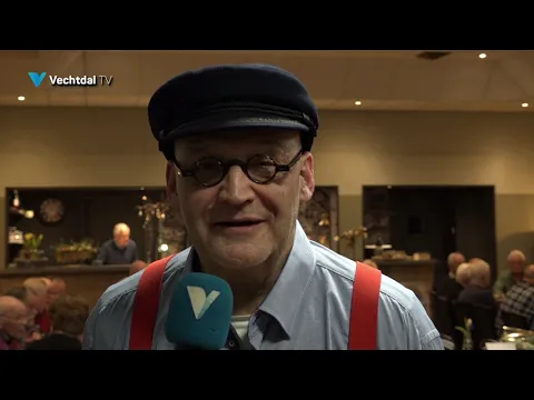 Dirigent Bert Koster tekent bij de Stuwzangers
