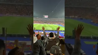 تفوت عليكي المحن ويمر بيكي الزمان وانتي أغلي وطن روعة الجماهير بالإستاد 