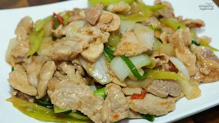 หมูผัดพริกหยวก เคล็ดลับผัดให้พริกหยวกกรอบสีสดไม่เหี่ยวหมอง เนื้อหมูนุ่มฉ่ำซอสกลมกล่อม!