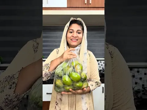 മുറ്റത്ത് വീണ് കിടക്കുന്ന മാങ്ങ  പെറുക്കി കട്ട് ചെയ്ത് ഒരു വർഷത്തേക്ക് വേണ്ടി ഫ്രീസറിൽ സൂക്ഷിച്ചു.!