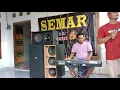 Download Lagu kabut November orgen tunggal... . vocalnya agak mrongos jd gk kelihatan gaesss...