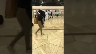 الاخت غلطانه لابسه نقاب بدون عبايه ولا حجاب 